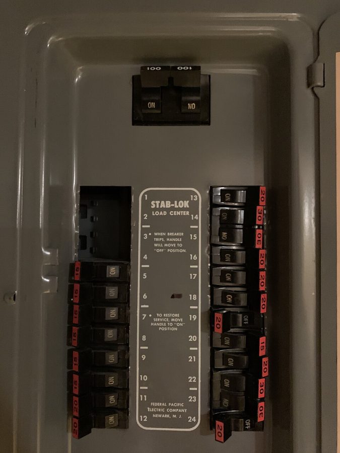 Federal Pacific Electric (FPE) Stab-Lok breaker panel in a Texas home